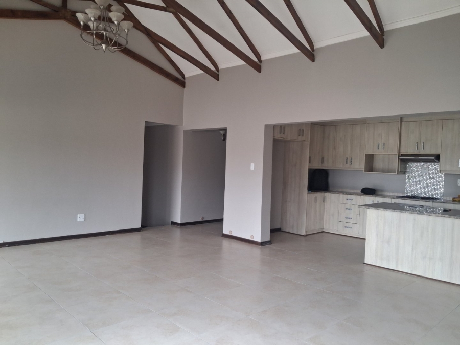 To Let 3 Bedroom Property for Rent in Hillside Free State